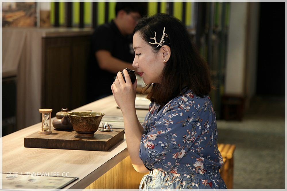 【萬華景點】老濟安療癒青草茶吧，外國觀光客到龍山寺必訪的創意青草茶舖 (12).jpg