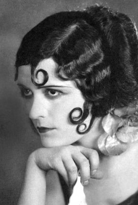 1920 makeup 15 Pola Negri.jpg