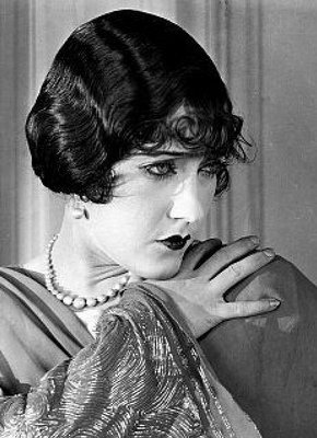 1920 makeup 17 Gloria Swanson.jpg