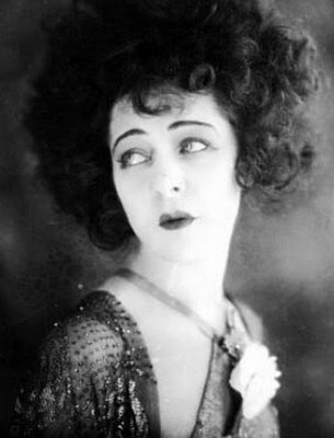 1920 makeup 20 Alla Nazimova.jpg