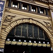 Flinders Station入口設有的世界主要城市的時間