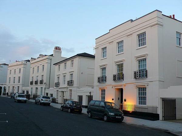 carlton crescent.jpg