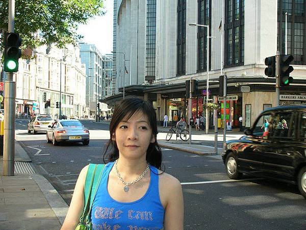 HIGH STREET KENSIGNTON.jpg