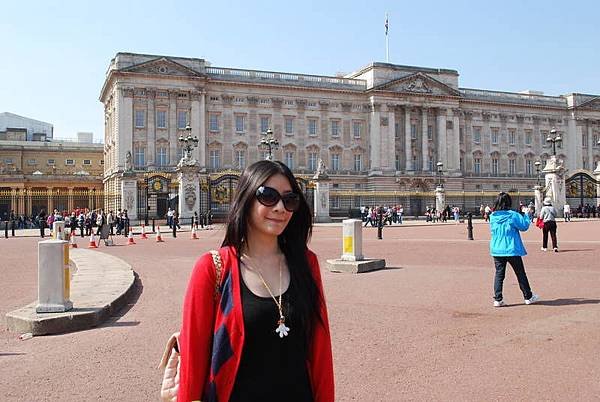 buckingham palace.jpg