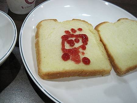 小孩嫌早餐不好吃,只好用果醬畫圖增加食慾-28-2.JPG