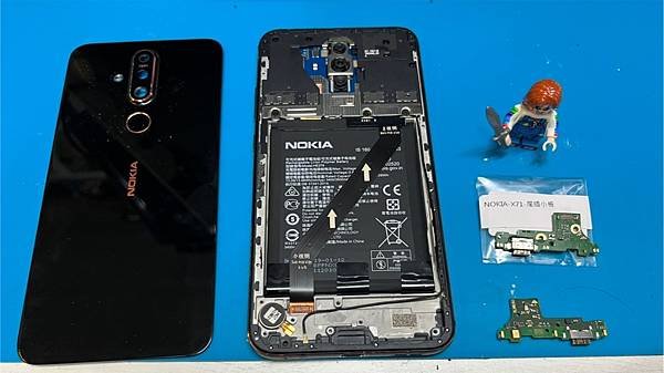 NOKIA X71 充電.jpg