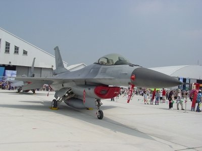 F-16  FIGHTING FALCON