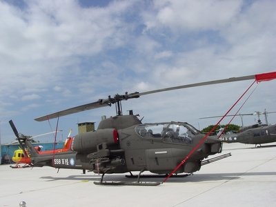 AH-1W 超級眼鏡蛇攻擊直升機