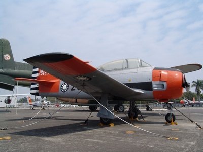 T-28A 啄木鳥式教練機