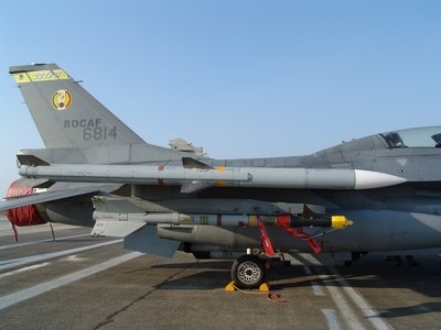 AIM-120 先進中程空對空飛彈