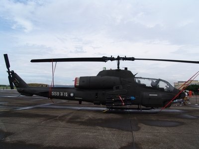 AH-1W 超級眼鏡蛇攻擊直升機