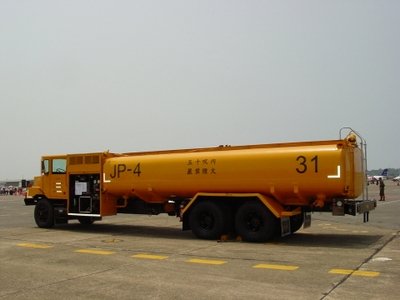 R-11 油罐車