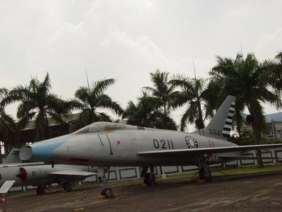 F-100A 超級軍刀式戰鬥轟炸機