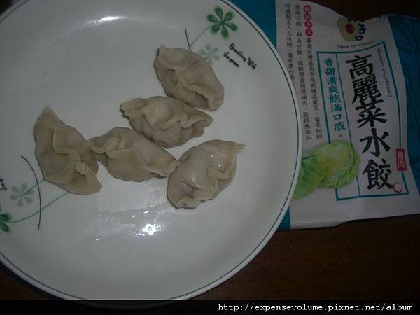 村子口 高麗菜水餃.酸白菜水餃.酸白菜湯包 (10).JPG