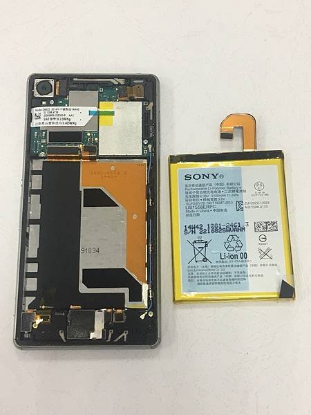 SONY Z3手機維修_更換螢幕02.jpg