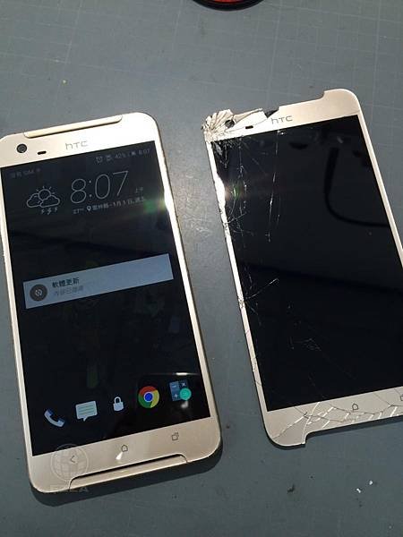 HTC X9面板破裂顯示異常