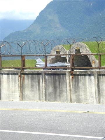 旁邊就是空軍基地呢~
