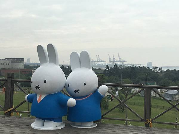 八里左岸