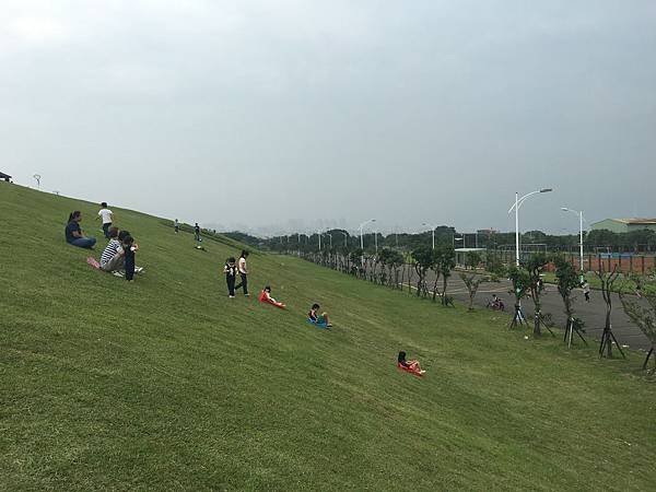 八里左岸
