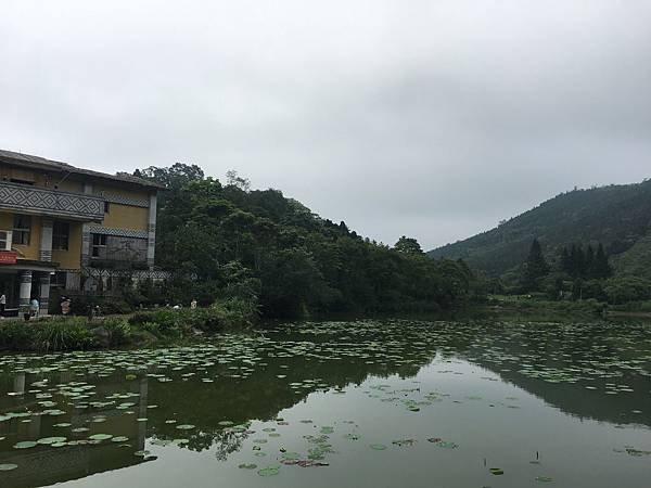 神秘向天湖