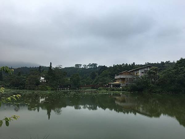 神秘向天湖