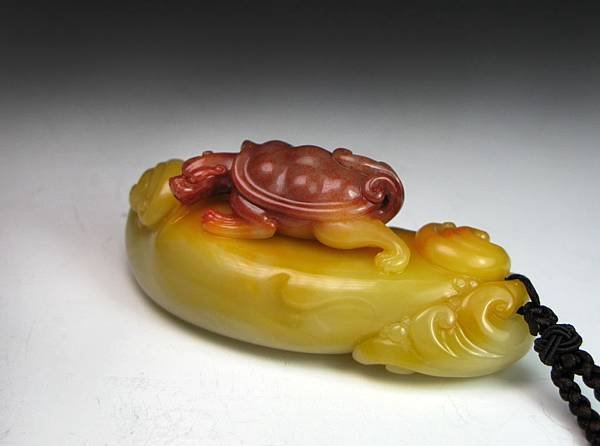 三色芙蓉巧雕龍龜把件-2