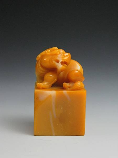 黃旗降獸章-1