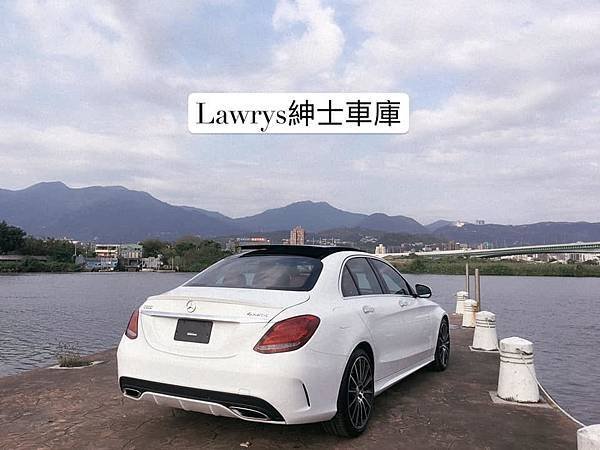 Lawrys紳士車庫2.jpg