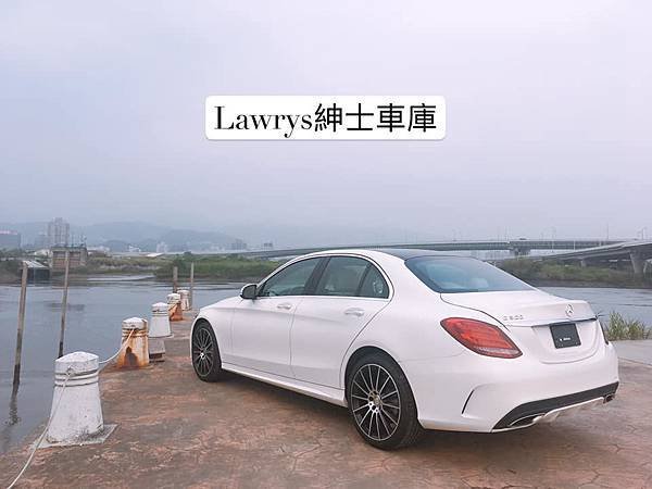 Lawrys紳士車庫2.jpg