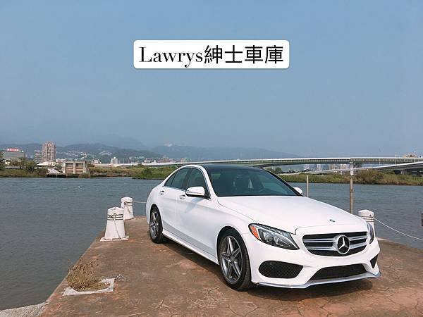 Lawrys紳士車庫.JPG