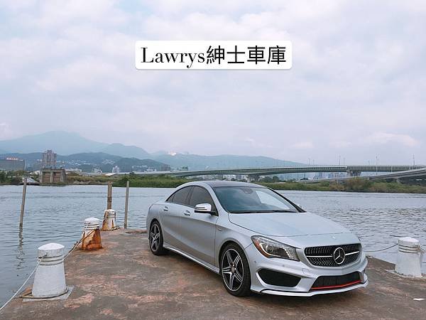 Lawrys紳士車庫.JPG