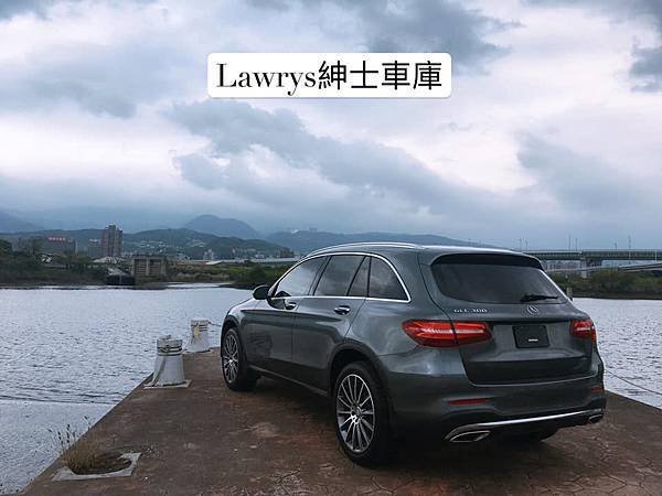 Lawrys紳士車庫2.jpg