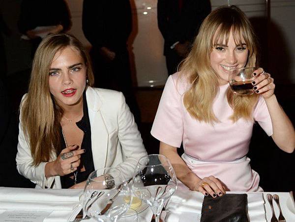 cara-delevingne-suki-waterhouse-