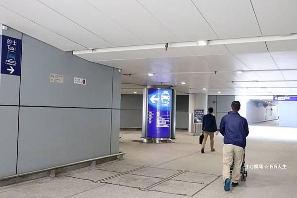 香港機場計程車站2.jpg