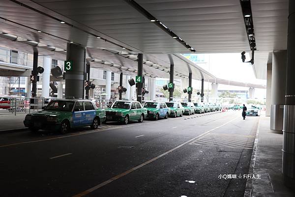香港機場計程車站4.jpg