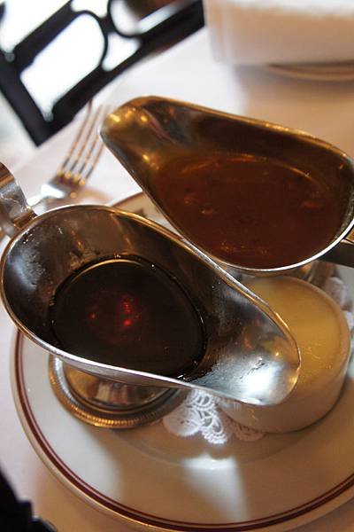 Bouchon_Chicken Waffle Sauce