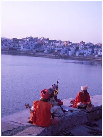 pushikar lake 2.jpg