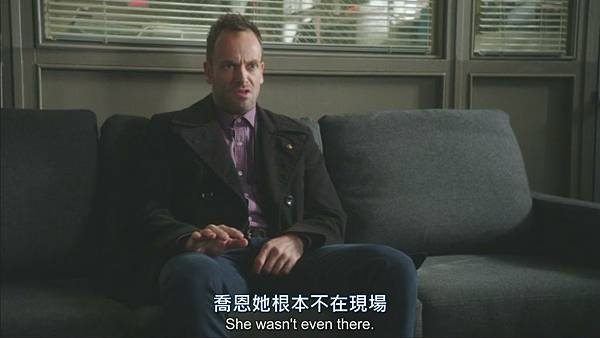 福爾摩斯：演繹法.Elementary.S02E09.On.The.Line.720p.HDTV.X264[(043665)20-26-22]