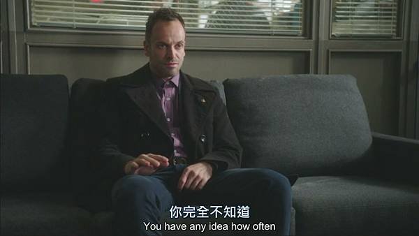 福爾摩斯：演繹法.Elementary.S02E09.On.The.Line.720p.HDTV.X264[(044112)14-53-38]