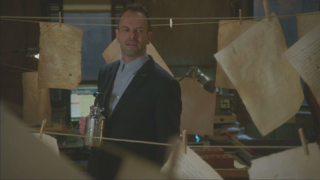 福爾摩斯：演繹法.Elementary.S02E14.Dead.Clade.Walking.720p.HDTV.x264[(029832)02-26-54]