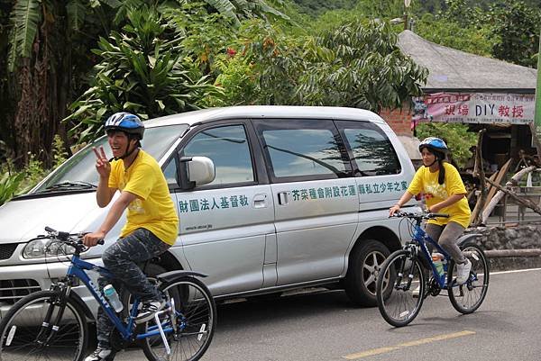 透過單車旅行增強雅婷的自信與耐力