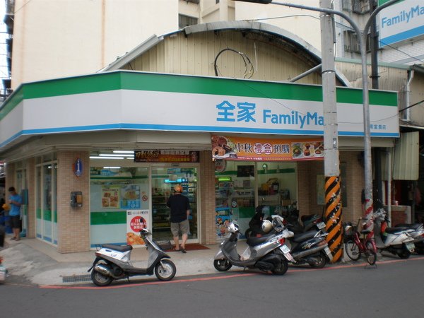 台南富農店1.JPG