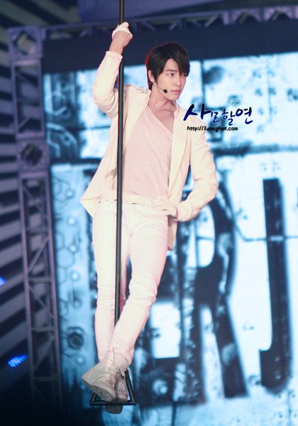 101229sbs2donghae.jpg