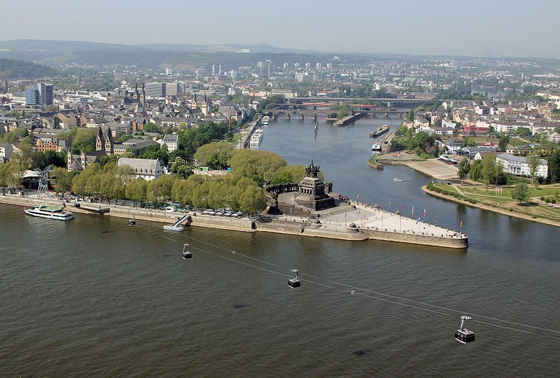 800px-Koblenz_im_Buga-Jahr_2011_-_Deutsches_Eck_01