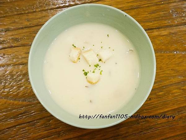 【蘆洲美食】 麋鹿小館 早午餐義大利麵燉飯甜點 附兒童遊戲區 (7).JPG