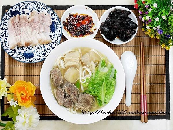 十味觀 清燉牛肉筋麵 川味紅油辣子  (8).JPG