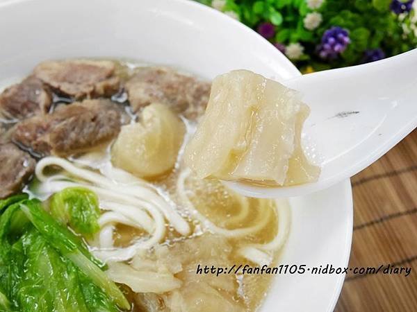 十味觀 清燉牛肉筋麵 川味紅油辣子  (10).JPG