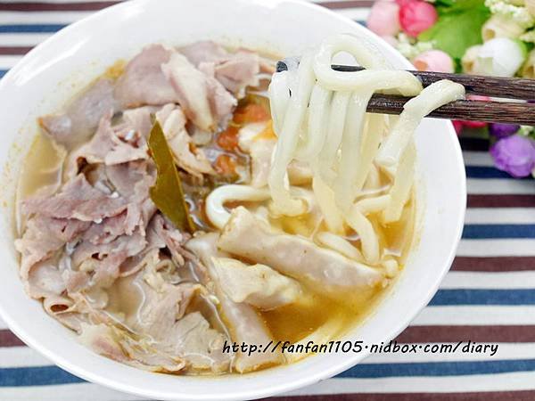 蔥媽媽 異國麵食輕鬆煮 麻婆肉醬刀削麵 泰式酸辣湯麵 韓式炸醬麵  (7).JPG