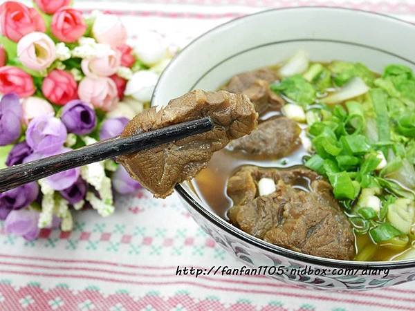 【宅配美食】筷牛 川味牛肉湯包 輕鬆好變化 5分鐘快速上桌 (9).JPG