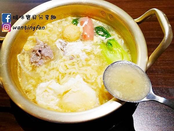 【台中美食】釜山崔炸雞 韓式炸雞韓式泡麵韓式烤肉飯炸年糕辣炒年糕外帶炸雞 (17).JPG